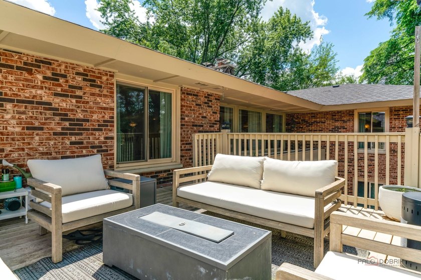 Welcome to this exceptional 5-bedroom, 4.1-bath ranch home - photo 45
