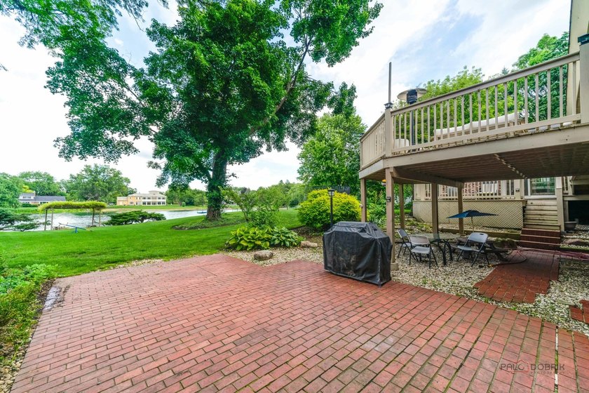 Welcome to this exceptional 5-bedroom, 4.1-bath ranch home - photo 47