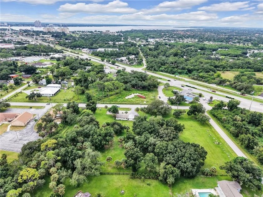 COMMERCIAL INTENSIVE 3.5 Acres. Income-Producing existing 1,040 - photo 3