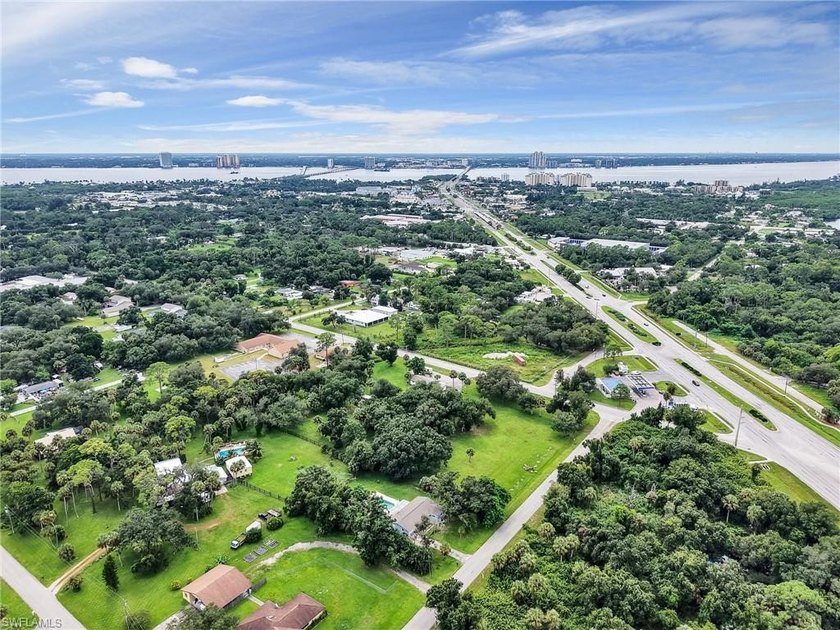 COMMERCIAL INTENSIVE 3.5 Acres. Income-Producing existing 1,040 - photo 6