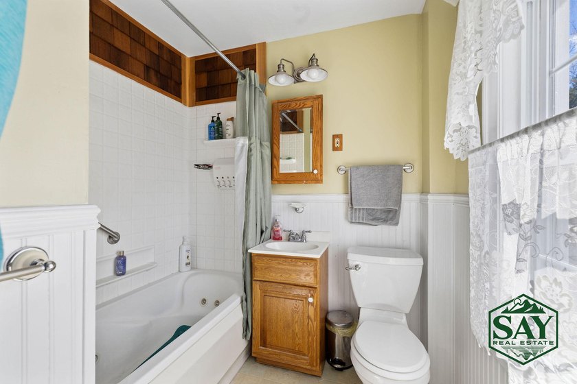 Welcome to 401 Lake Street -- a warm and inviting Adirondack - photo 32