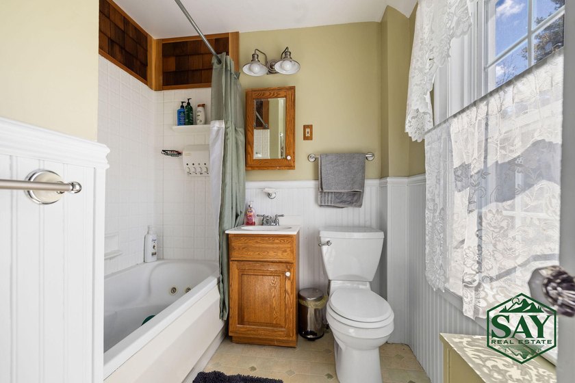 Welcome to 401 Lake Street -- a warm and inviting Adirondack - photo 33