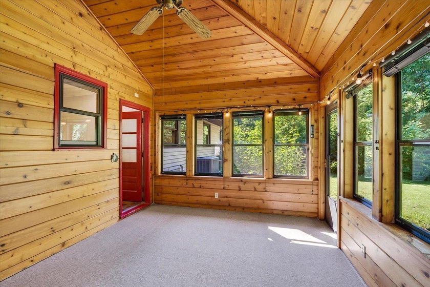 Welcome to this inviting west Madison ranch in the sought-after - photo 20