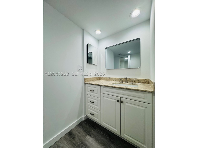 LOCATION ,LOCATION LOCATION Stunning and Beautiful New APT 1/1 - photo 22