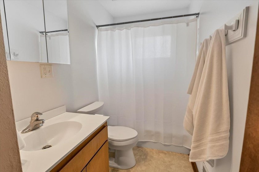 Welcome to this inviting west Madison ranch in the sought-after - photo 25