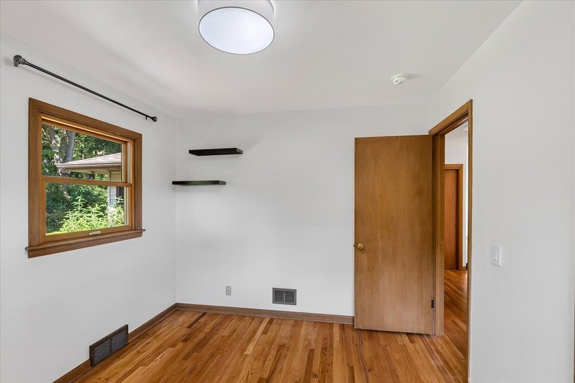 Welcome to this inviting west Madison ranch in the sought-after - photo 28