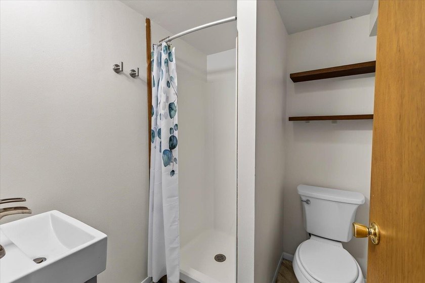 Welcome to this inviting west Madison ranch in the sought-after - photo 33