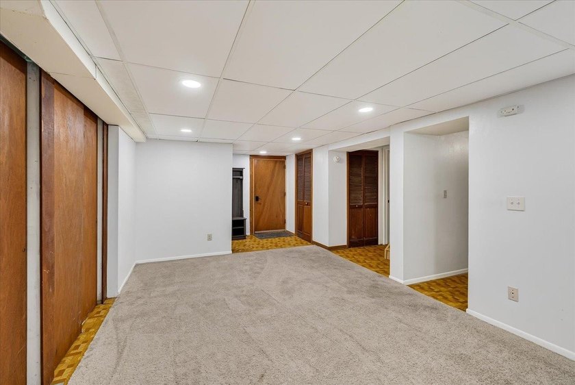 Welcome to this inviting west Madison ranch in the sought-after - photo 35