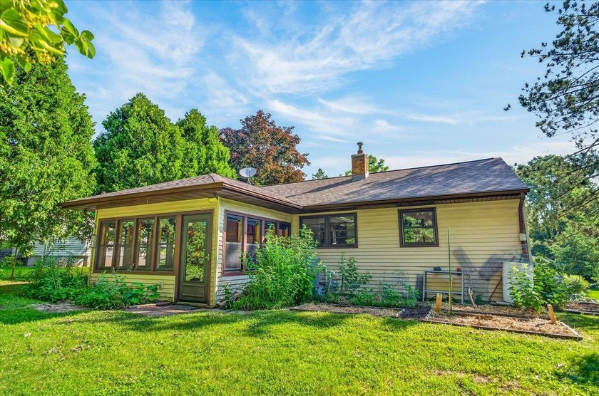 Welcome to this inviting west Madison ranch in the sought-after - photo 37