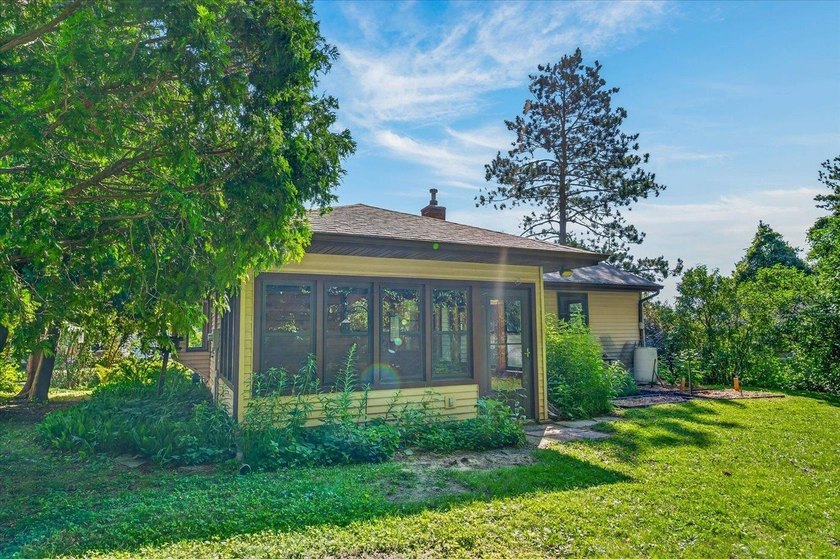 Welcome to this inviting west Madison ranch in the sought-after - photo 38