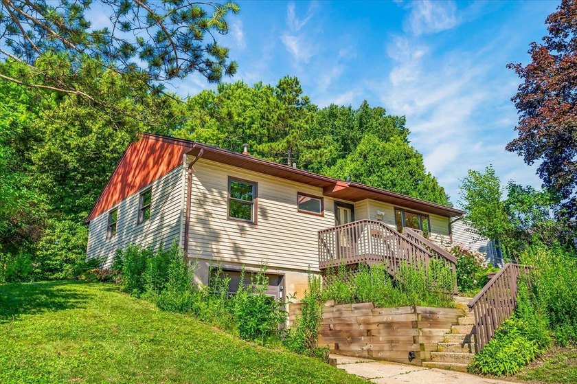 Welcome to this inviting west Madison ranch in the sought-after - photo 41
