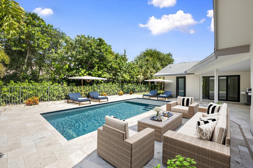 Discover unparalleled luxury in the highly sought-after Hidden - photo 5