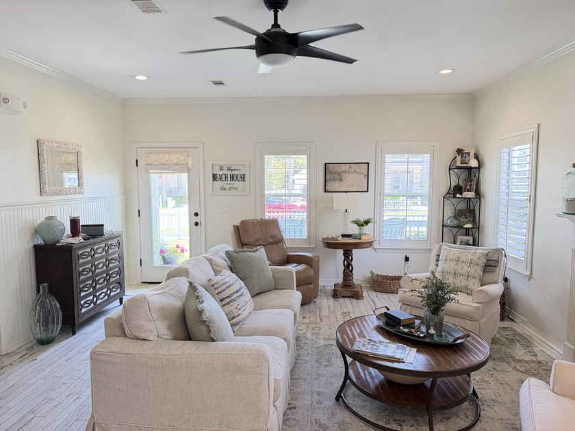 Located one block from Crystal beach and move-in ready...a - photo 11