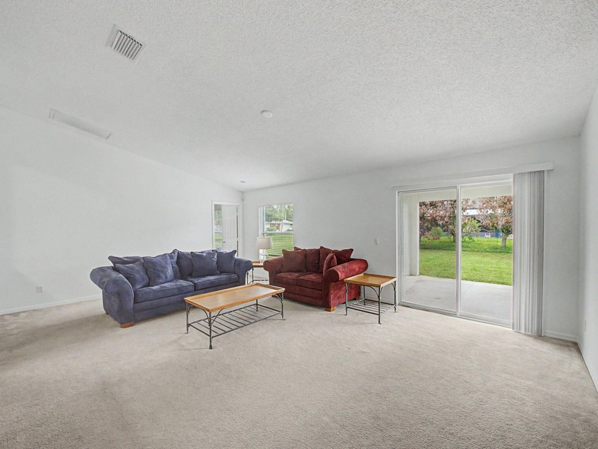 Welcome to this spacious 3-bedroom, 2-bathroom home ideally - photo 15