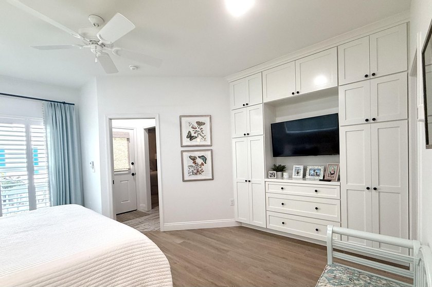 Located one block from Crystal beach and move-in ready...a - photo 21