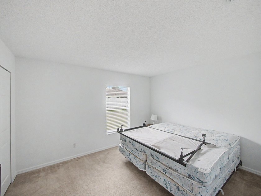 Welcome to this spacious 3-bedroom, 2-bathroom home ideally - photo 21