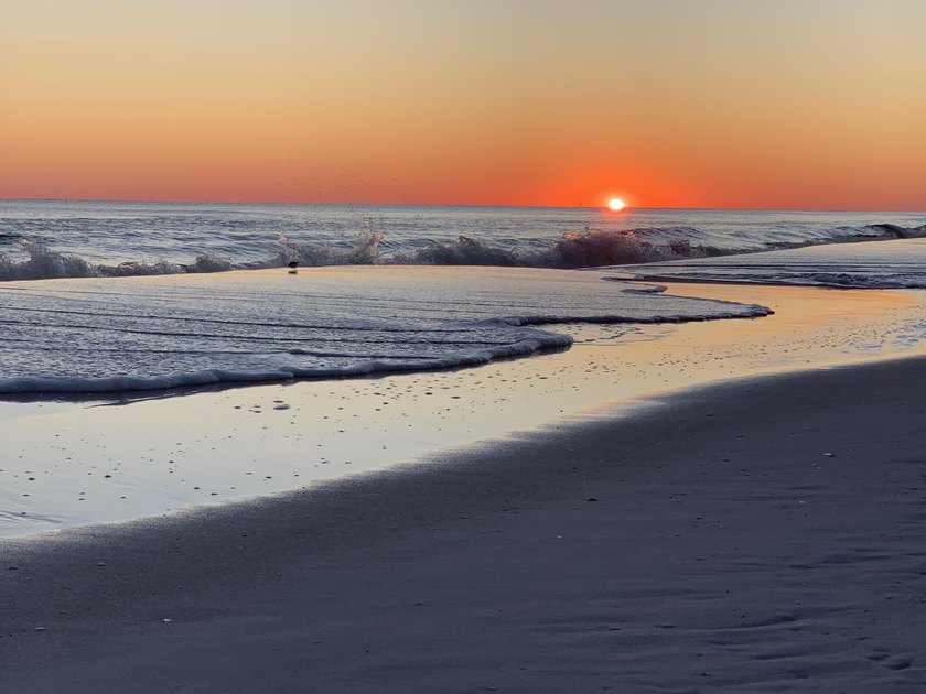 Located one block from Crystal beach and move-in ready...a - photo 42