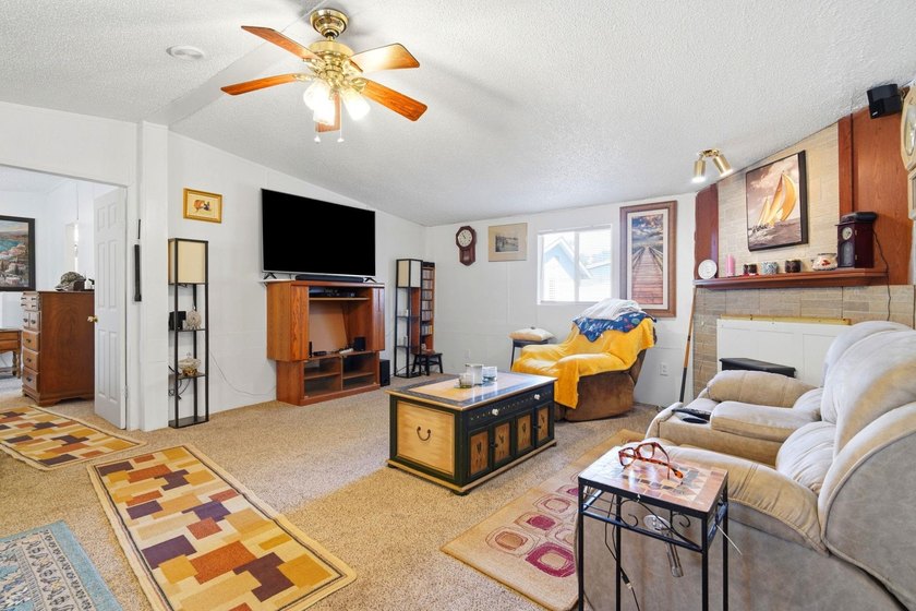 Welcome to 745 River Cliff Drive, where Intracoastal living - photo 11