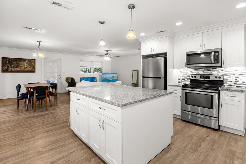 Welcome to a wonderful starter or next-home with 3 bedrooms, 2 - photo 12