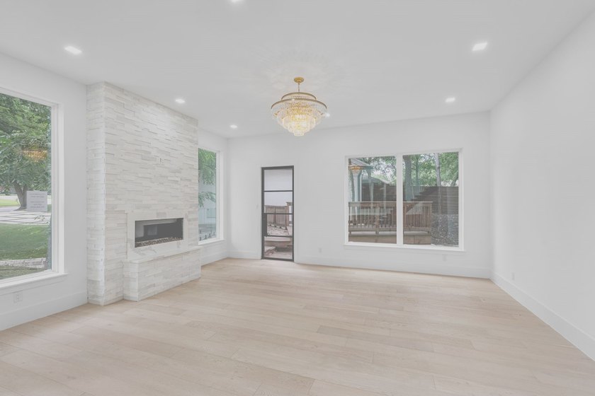 Luxury and comfort blend effortlessly in this exceptional - photo 13