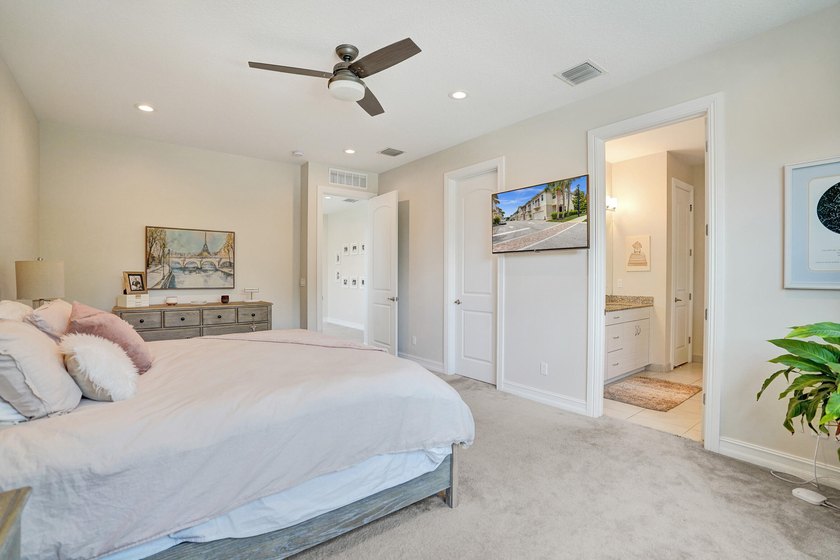 Attention all buyers!! We have another end corner unit townhouse - photo 13