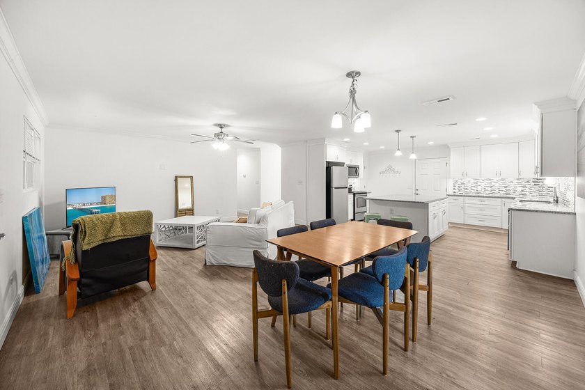 Welcome to a wonderful starter or next-home with 3 bedrooms, 2 - photo 16