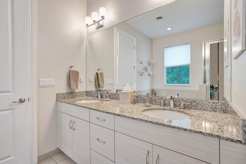 Attention all buyers!! We have another end corner unit townhouse - photo 16