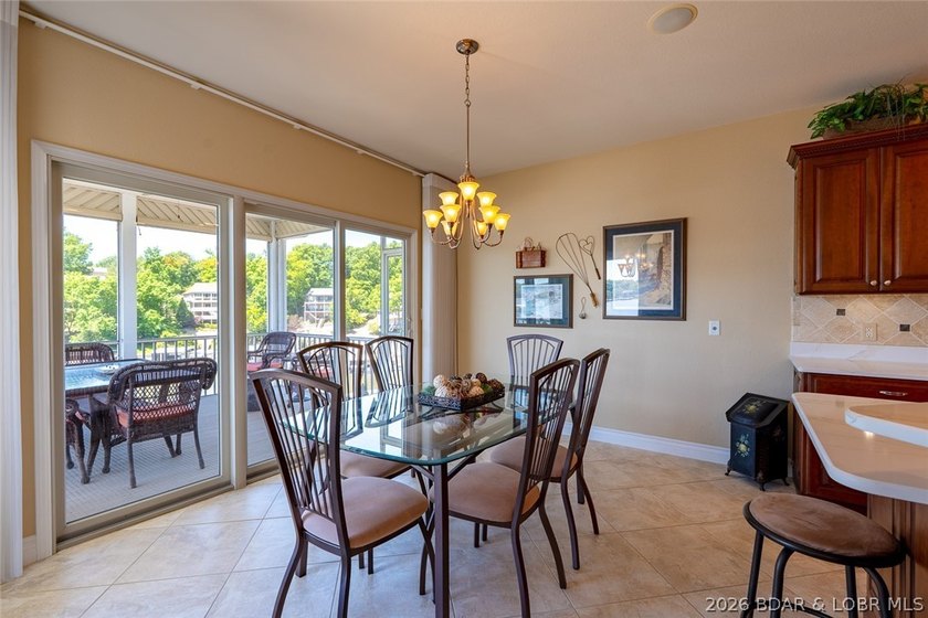 One-owner custom-built home w/ exceptional upgrades &amp; - photo 18