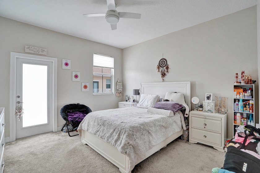 Attention all buyers!! We have another end corner unit townhouse - photo 19