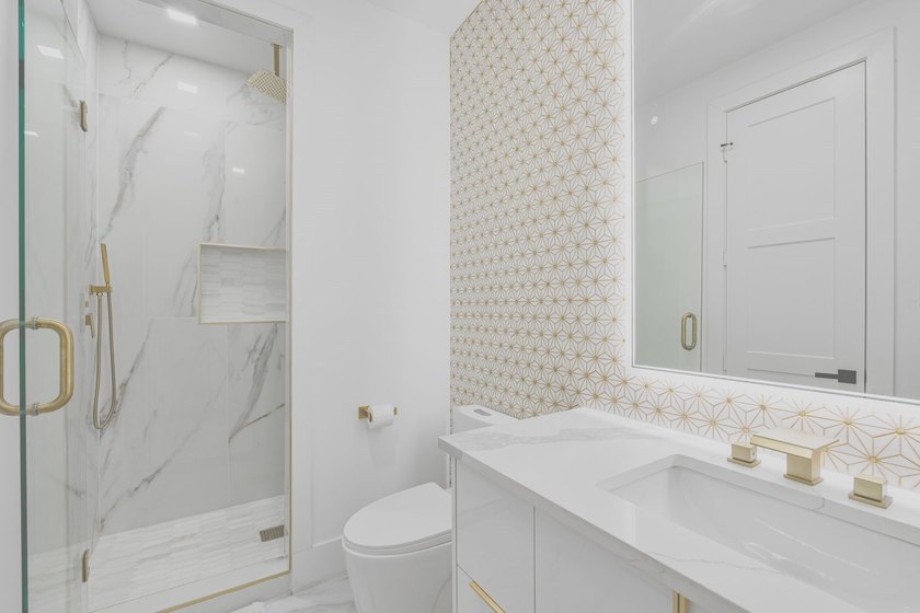 Luxury and comfort blend effortlessly in this exceptional - photo 29