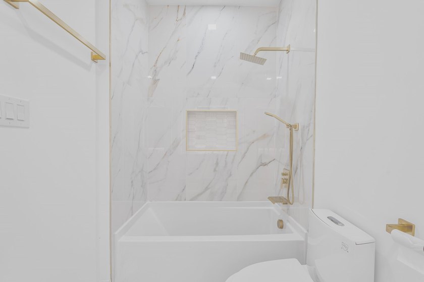 Luxury and comfort blend effortlessly in this exceptional - photo 32
