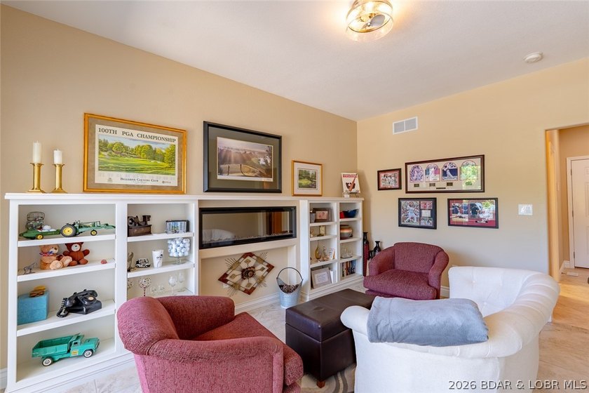 One-owner custom-built home w/ exceptional upgrades &amp; - photo 34