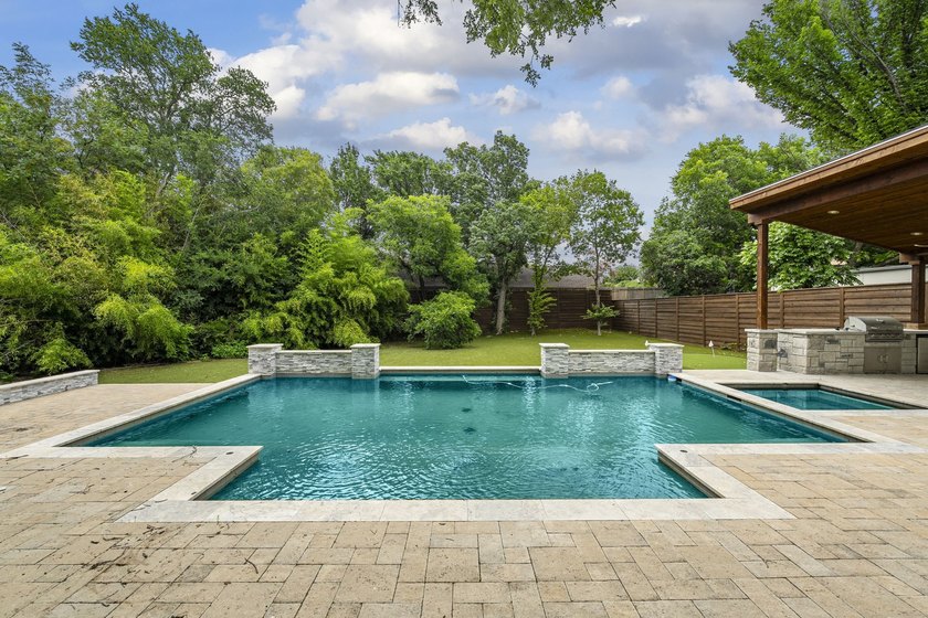 Luxury and comfort blend effortlessly in this exceptional - photo 34