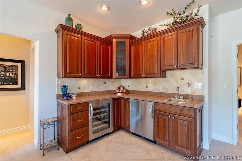 One-owner custom-built home w/ exceptional upgrades &amp; - photo 42