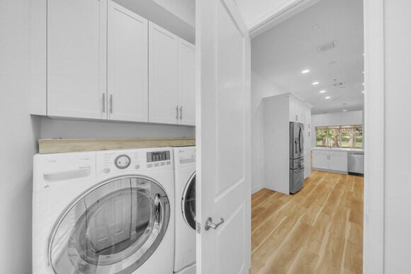 Discover a modern 4-bedroom, 3.5-bath residence (built 2016) in - photo 19