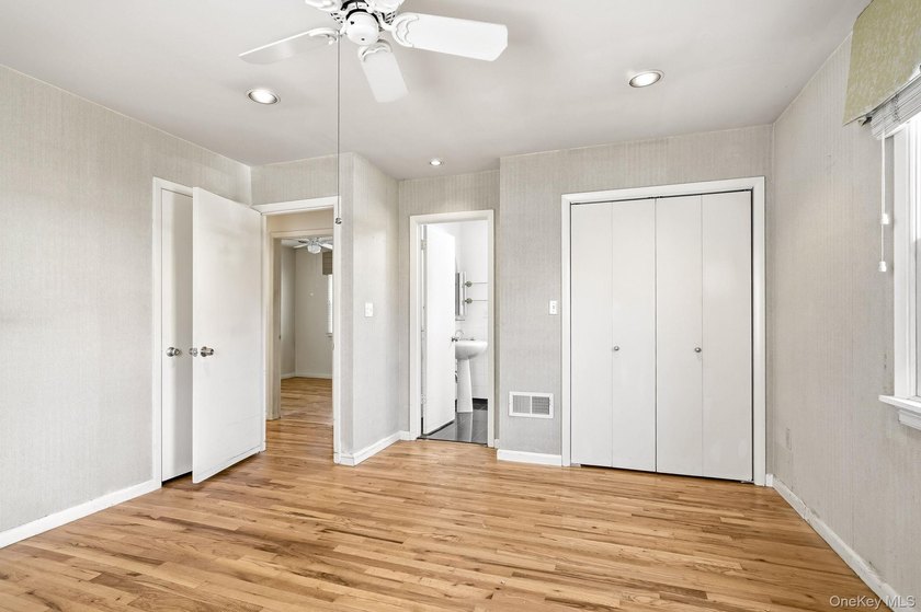 Welcome to this a well-maintained home offering comfort, space - photo 20
