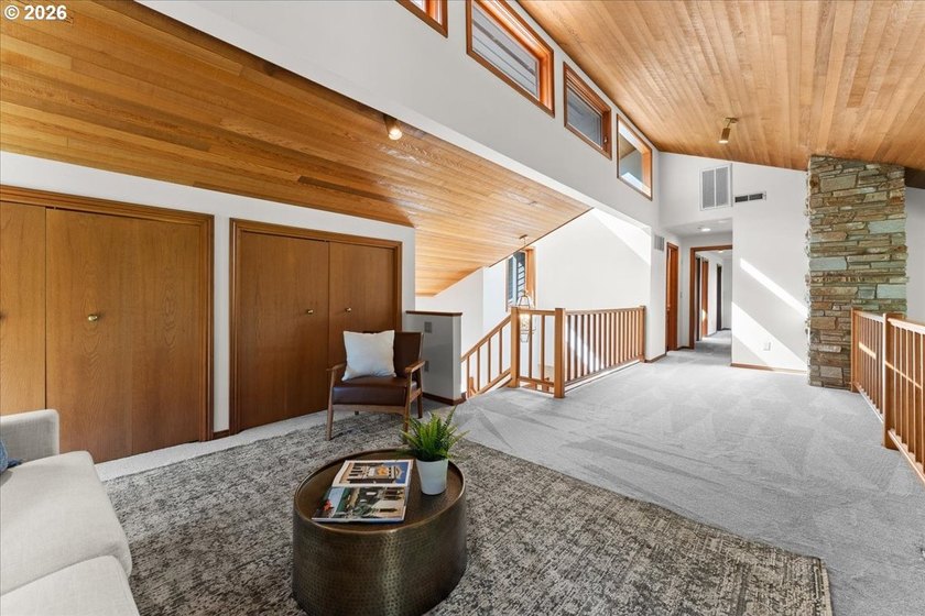 Perched atop a bluff overlooking the Sandy River Valley, this - photo 21