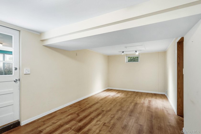 Welcome to this a well-maintained home offering comfort, space - photo 26