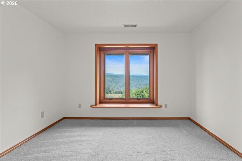 Perched atop a bluff overlooking the Sandy River Valley, this - photo 26