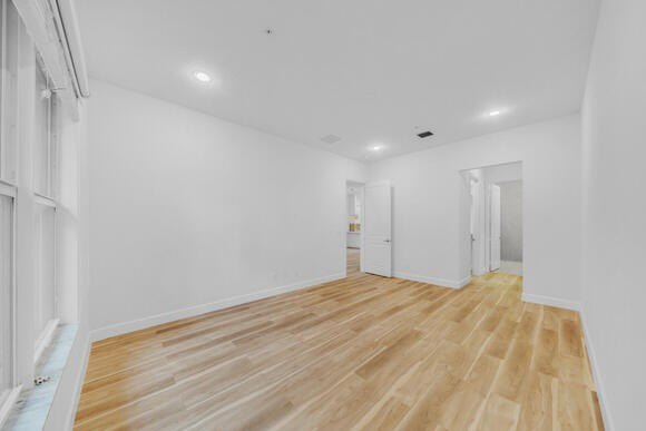Discover a modern 4-bedroom, 3.5-bath residence (built 2016) in - photo 29