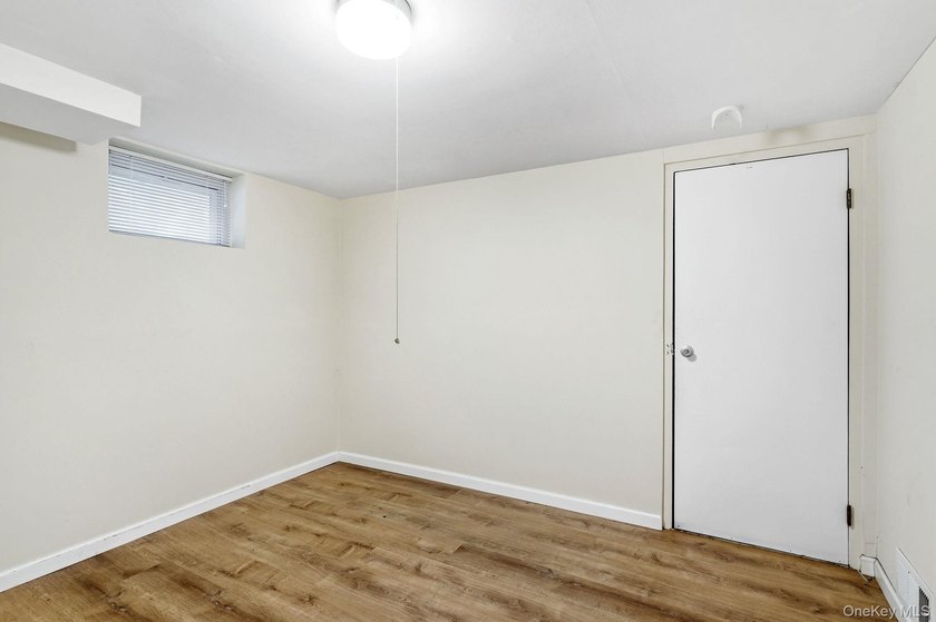 Welcome to this a well-maintained home offering comfort, space - photo 30