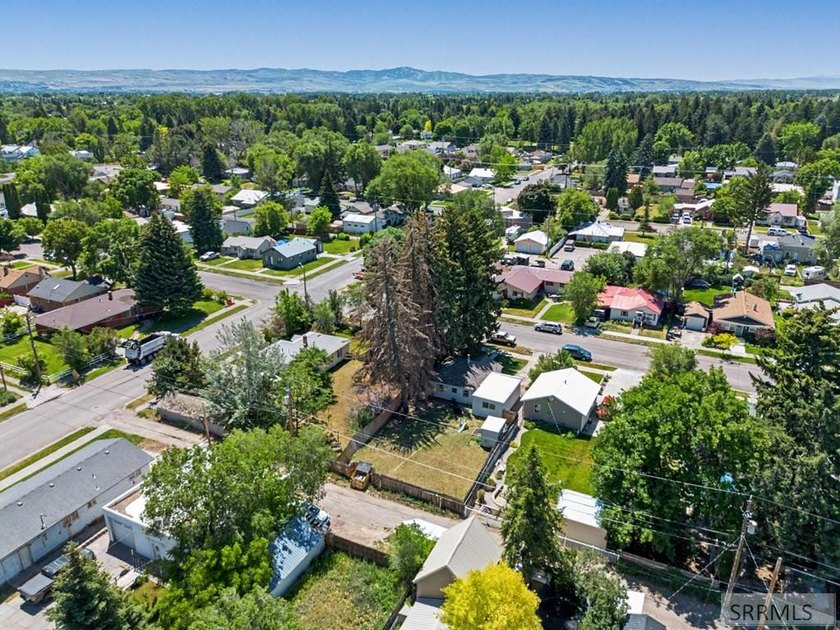 Charming Downtown Oasis Near Tautphaus Park! Welcome to 320 W - photo 30