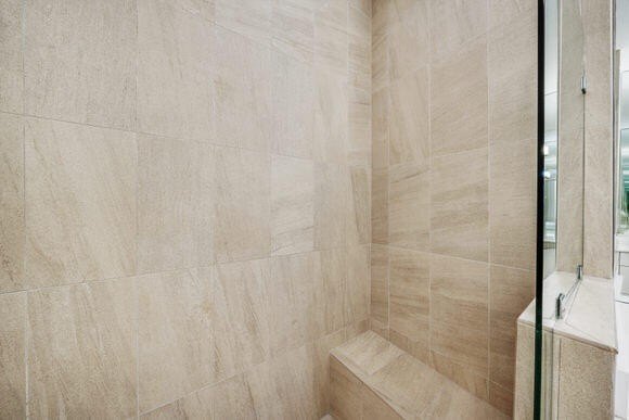 Discover a modern 4-bedroom, 3.5-bath residence (built 2016) in - photo 34