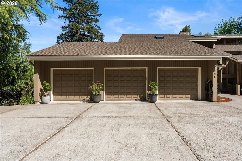 Perched atop a bluff overlooking the Sandy River Valley, this - photo 35