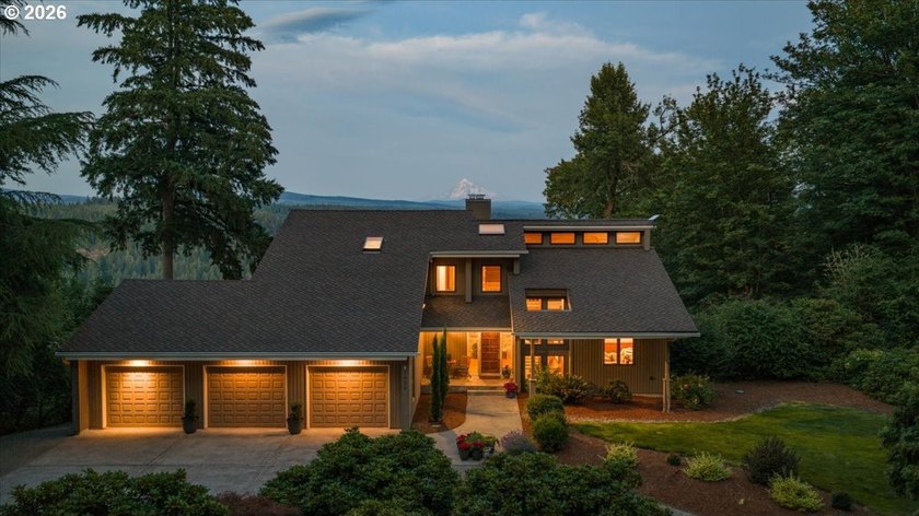 Perched atop a bluff overlooking the Sandy River Valley, this - photo 38