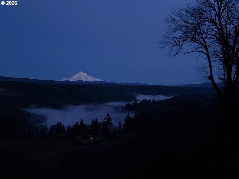 Perched atop a bluff overlooking the Sandy River Valley, this - photo 43