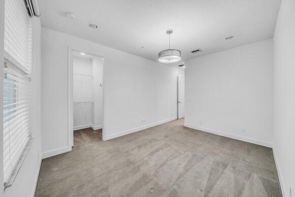 Discover a modern 4-bedroom, 3.5-bath residence (built 2016) in - photo 47