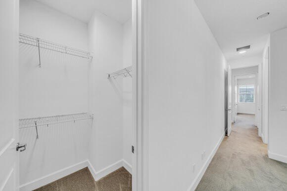 Discover a modern 4-bedroom, 3.5-bath residence (built 2016) in - photo 48