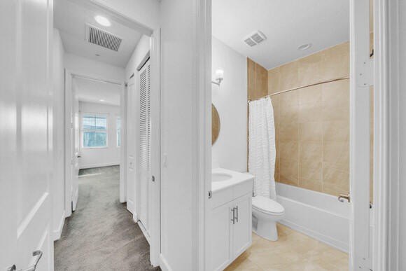 Discover a modern 4-bedroom, 3.5-bath residence (built 2016) in - photo 49