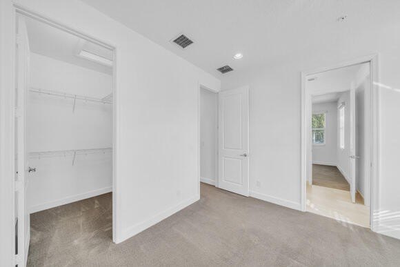 Discover a modern 4-bedroom, 3.5-bath residence (built 2016) in - photo 54